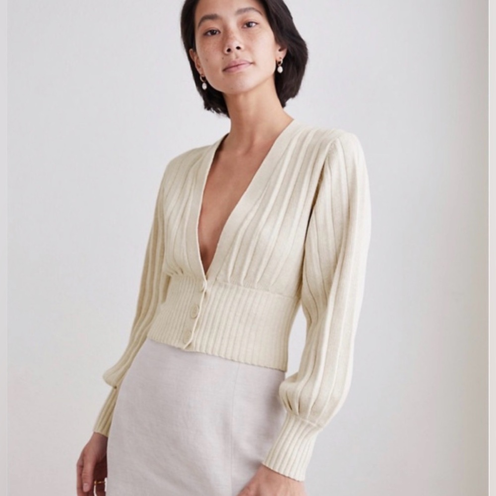 Aritzia Wilfred Plunge Front Cardigan in Ivory | Size XS